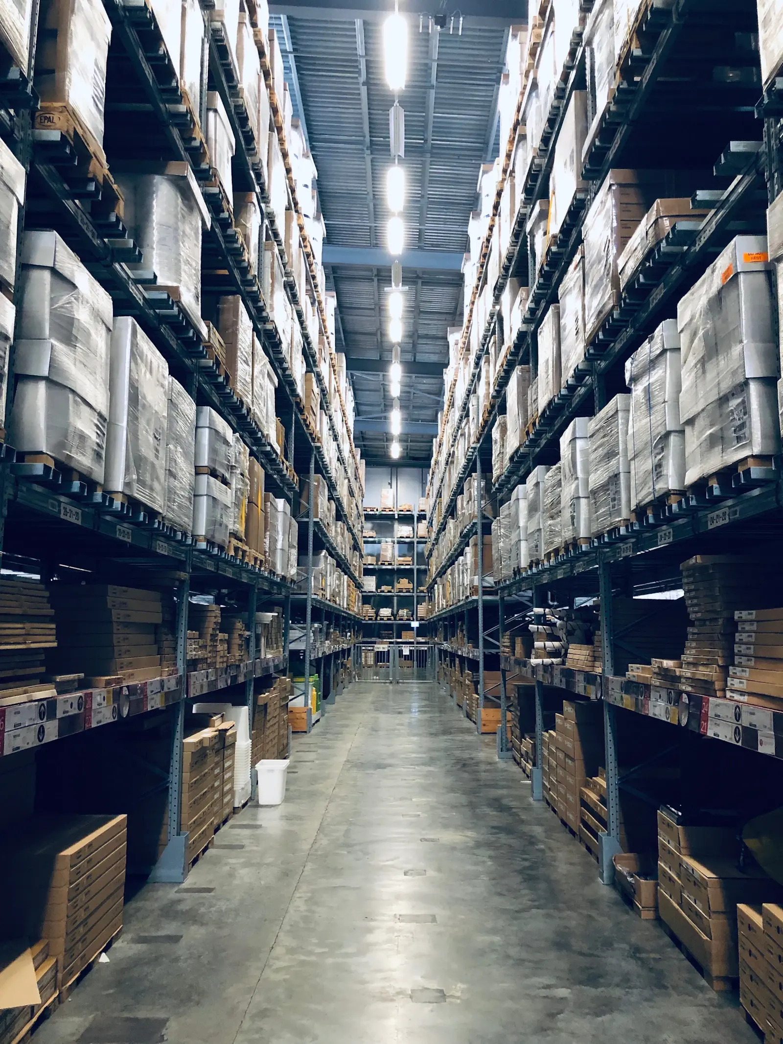 Organizare internă, stocuri și digitalizare